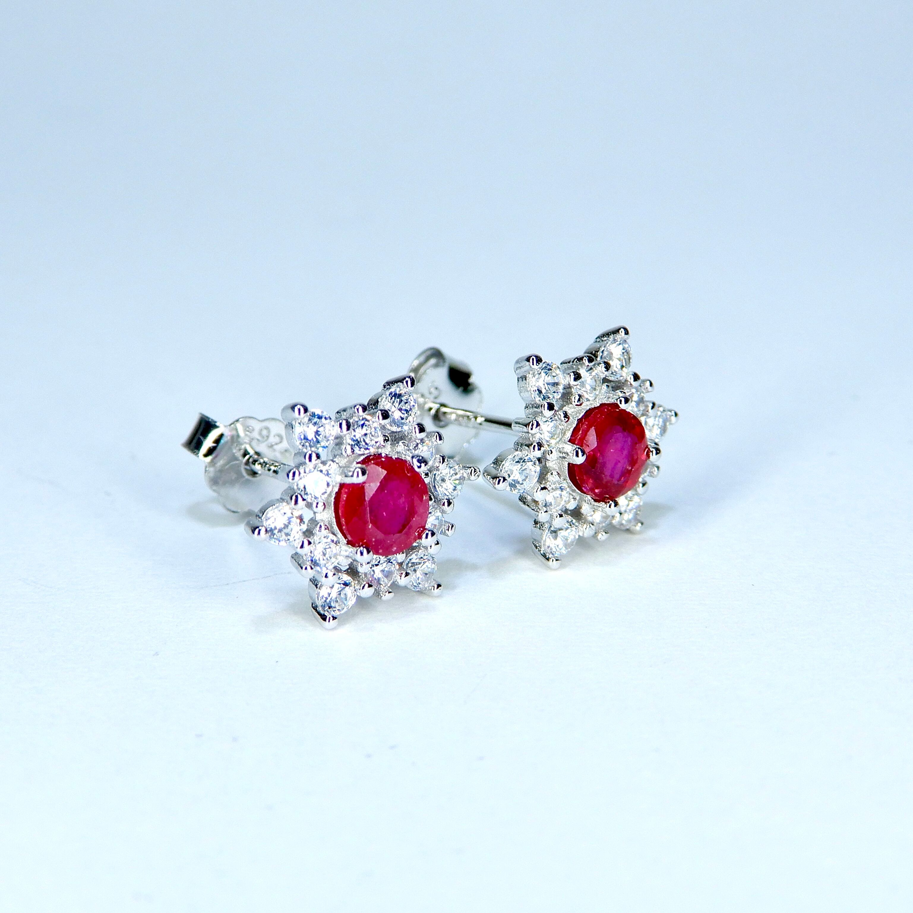 氷の結晶ピアス♦︎ルビー♦︎