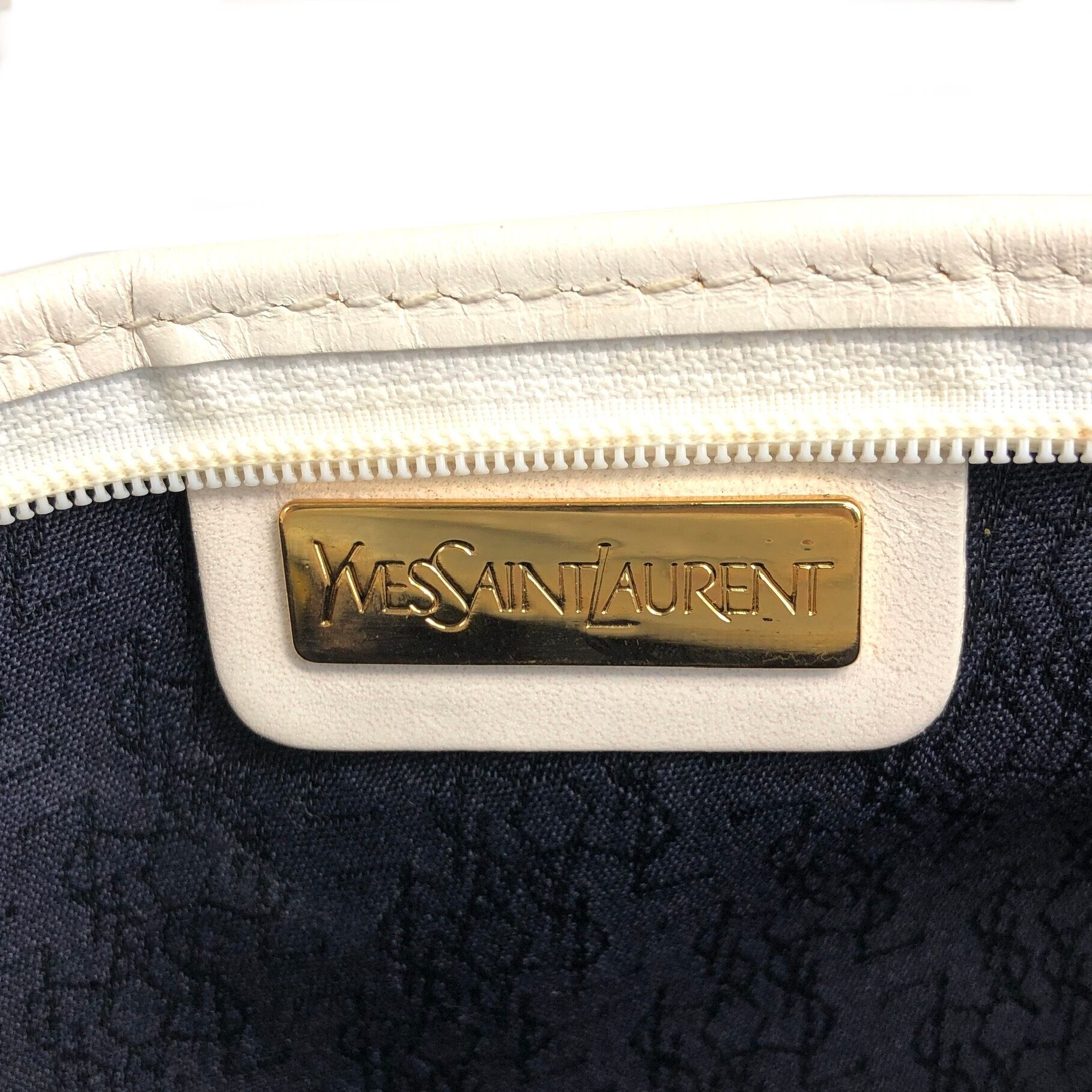 Yves Saint Laurent イヴ・サンローラン ショルダーバッグ ホワイト