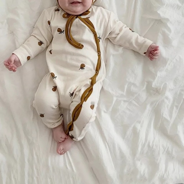 即納 洋梨柄のロンパース 帽子付き 韓国子供服 Moon Port 即納 洋梨柄のロンパース 帽子付き 韓国子供服 Moon Port