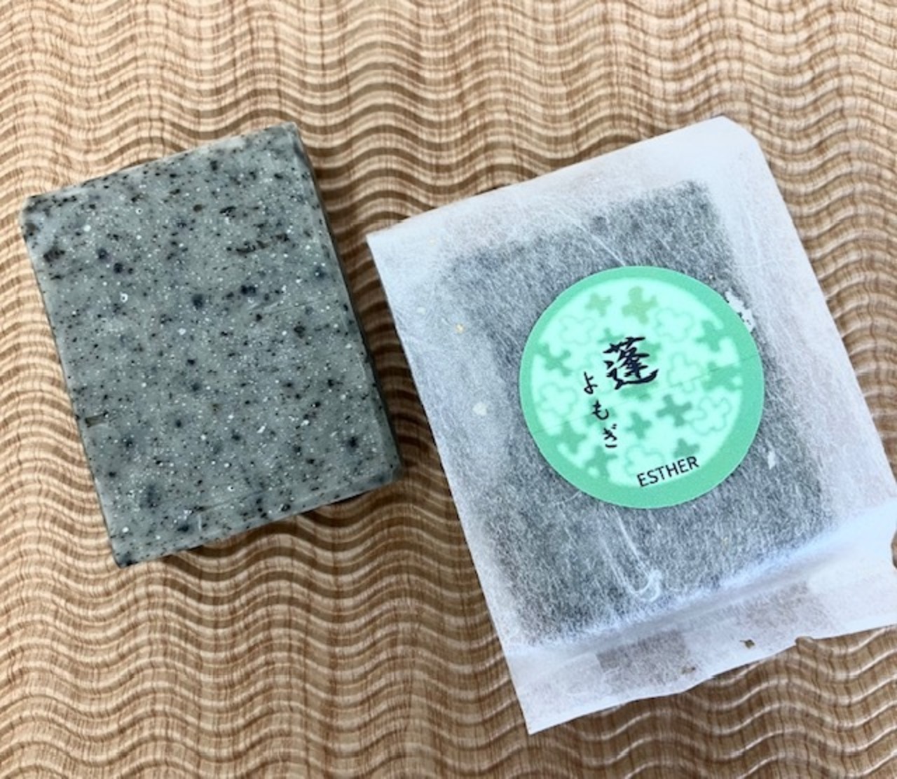 蓬(ヨモギ)石けん 80g