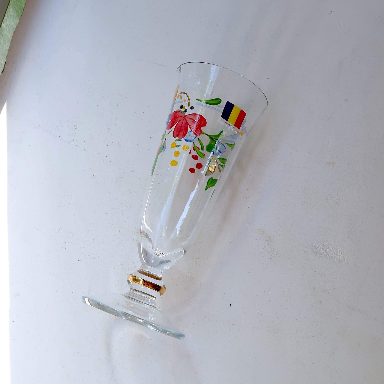 お花のペイントの花瓶-脚付