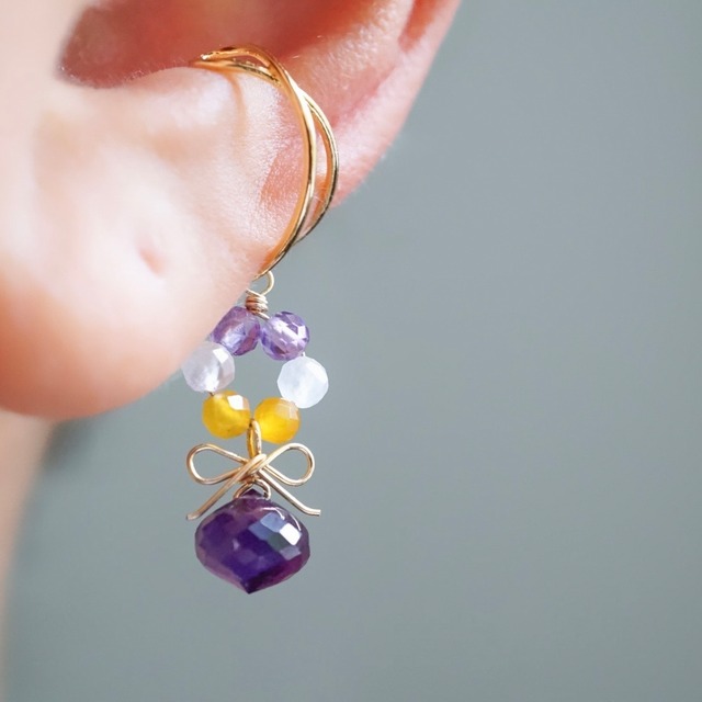 「ビオラの花束」イヤーカフ 片耳 アメジスト ムーンストーン 春 リボン 天然石 誕生石 ゴールド 14kgf