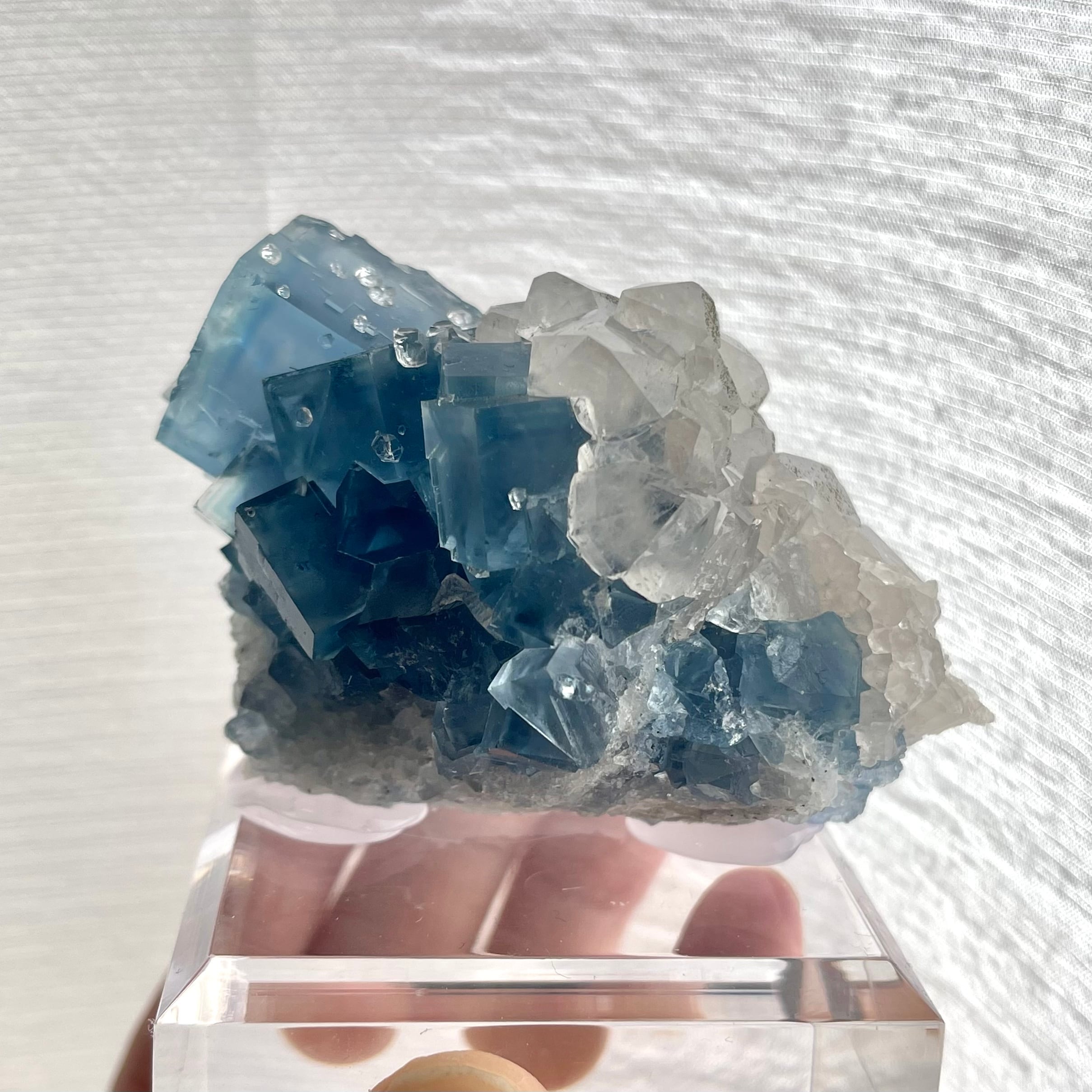 フローライト / クォーツ【Fluorite with Quartz】フランス産
