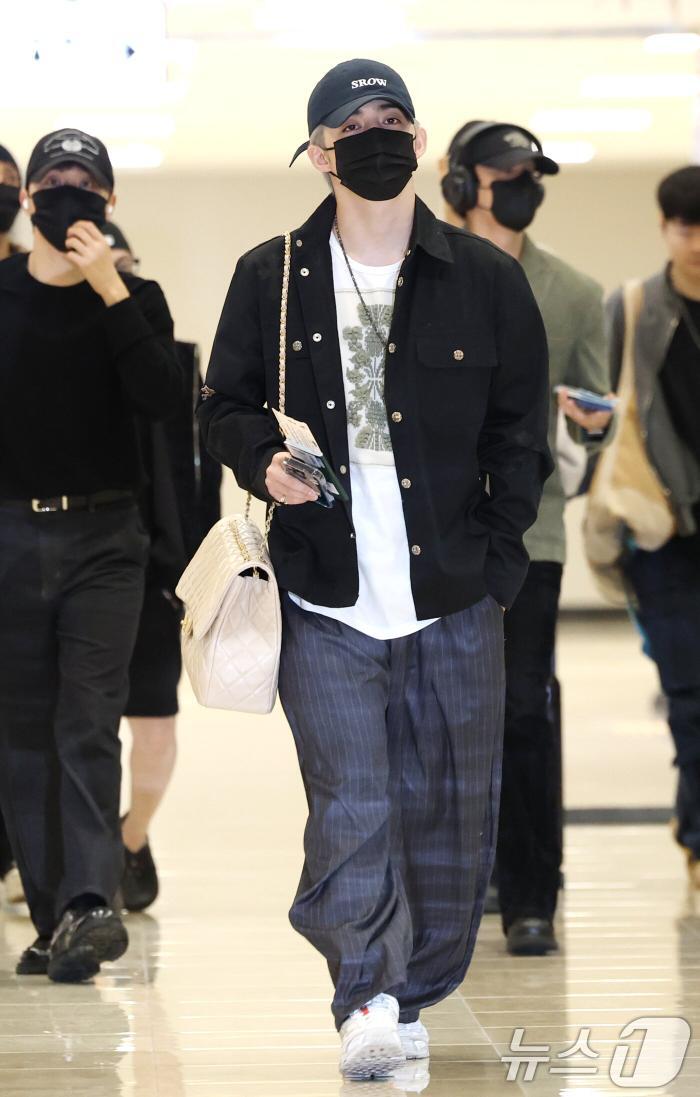 ☆SEVENTEEN ミンギュ&ドギョム&エスクプス 着用！！【SROW】SROW