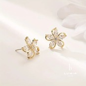 シャイニングフラワーピアス