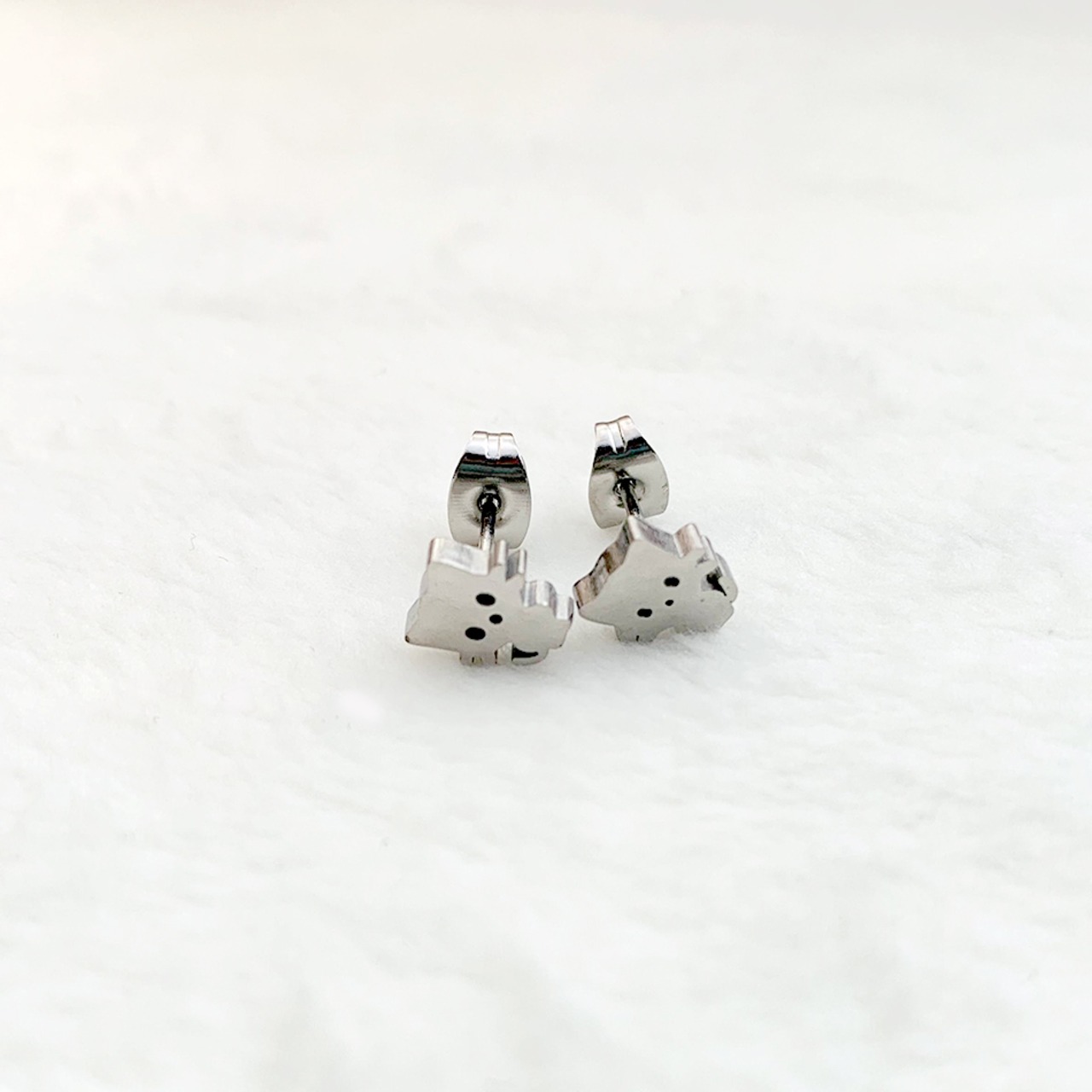 キャットピアスC