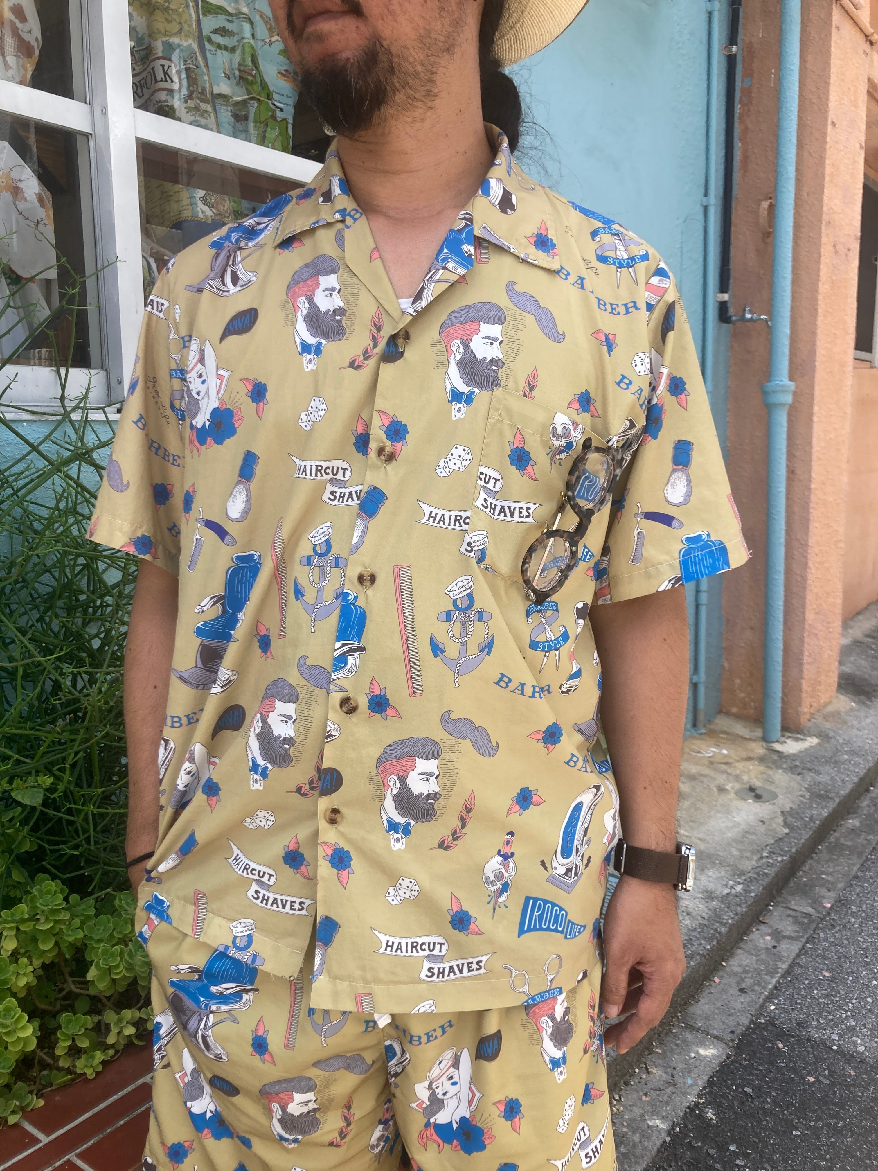 再入荷】南国BARBER柄のアロハシャツ【GOLD】 | 沖縄のセレクト