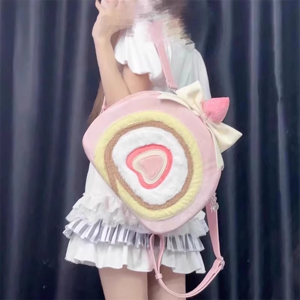 ゆめかわ バッグ ラージサイズ イチゴ ロールケーキ ガーリー 甘め 