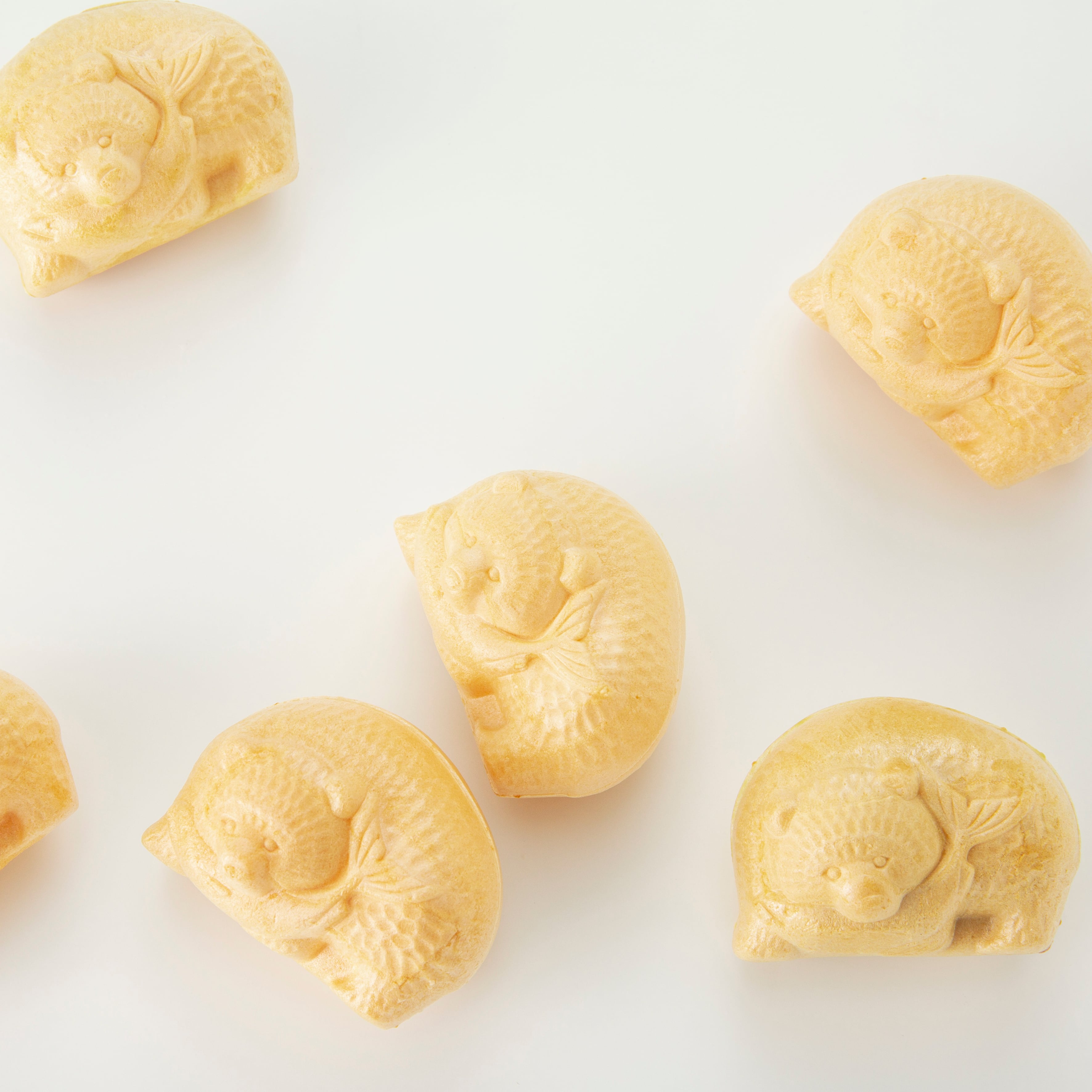 北海道 熊もなか（ピスタチオ餡と小倉餡）6個入化粧箱使用（常温） ☆5