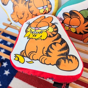 ✨️お昼寝のお供に(⁠^⁠^⁠)✨️【 MINI DIECUT CUSHION ミニダイカット クッション 】Garfield （ ガーフィールド ）/ VINTAGE風〚アメリカン雑貨 アメトイ〛