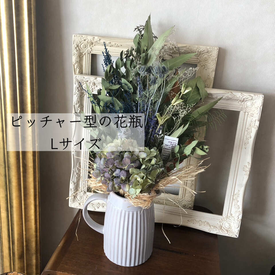 パンパスとたっぷりかすみ草のスワッグ | お花作家の店 良秋Ryosyu