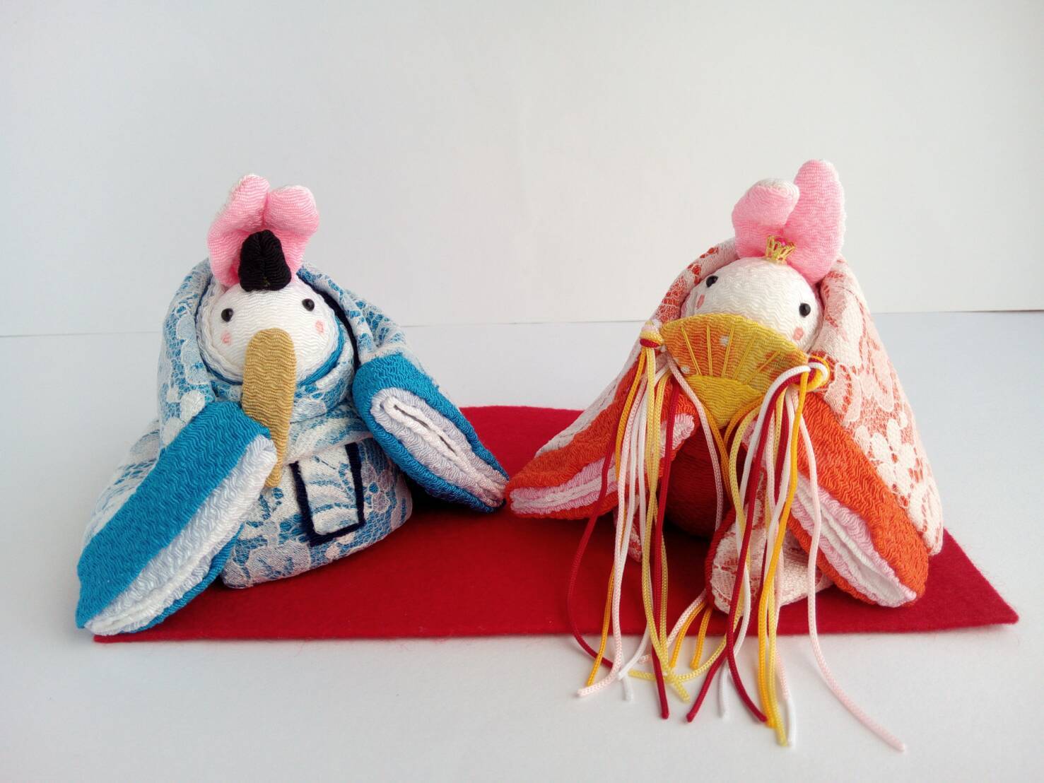 【十二単うさちゃん】バラと小花柄レース(男雛:青、女雛:濃いオレンジ)