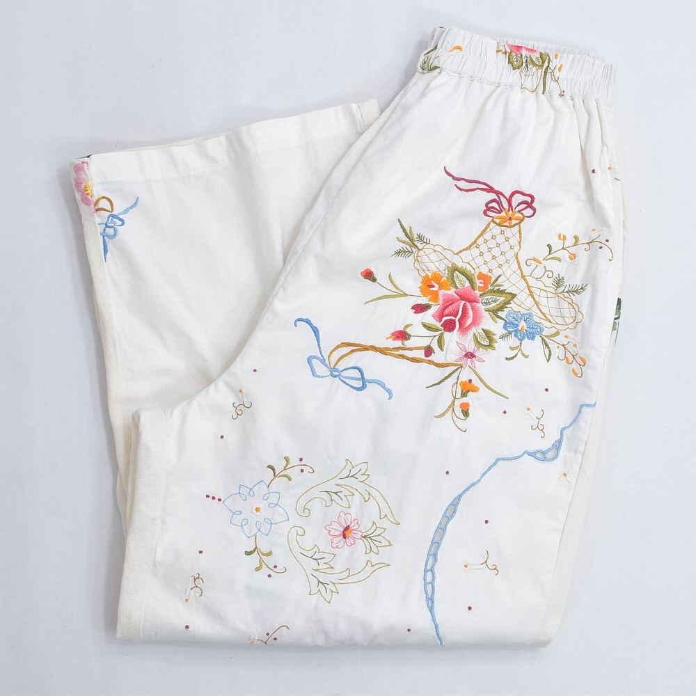 Remakeリメイク 再構築 パッチワーク&フラワー刺繍 デザイン ルーズシルエット イージーパンツ ツートーン ホワイト アイボリー古着 裏地付き レディースW70~113cm