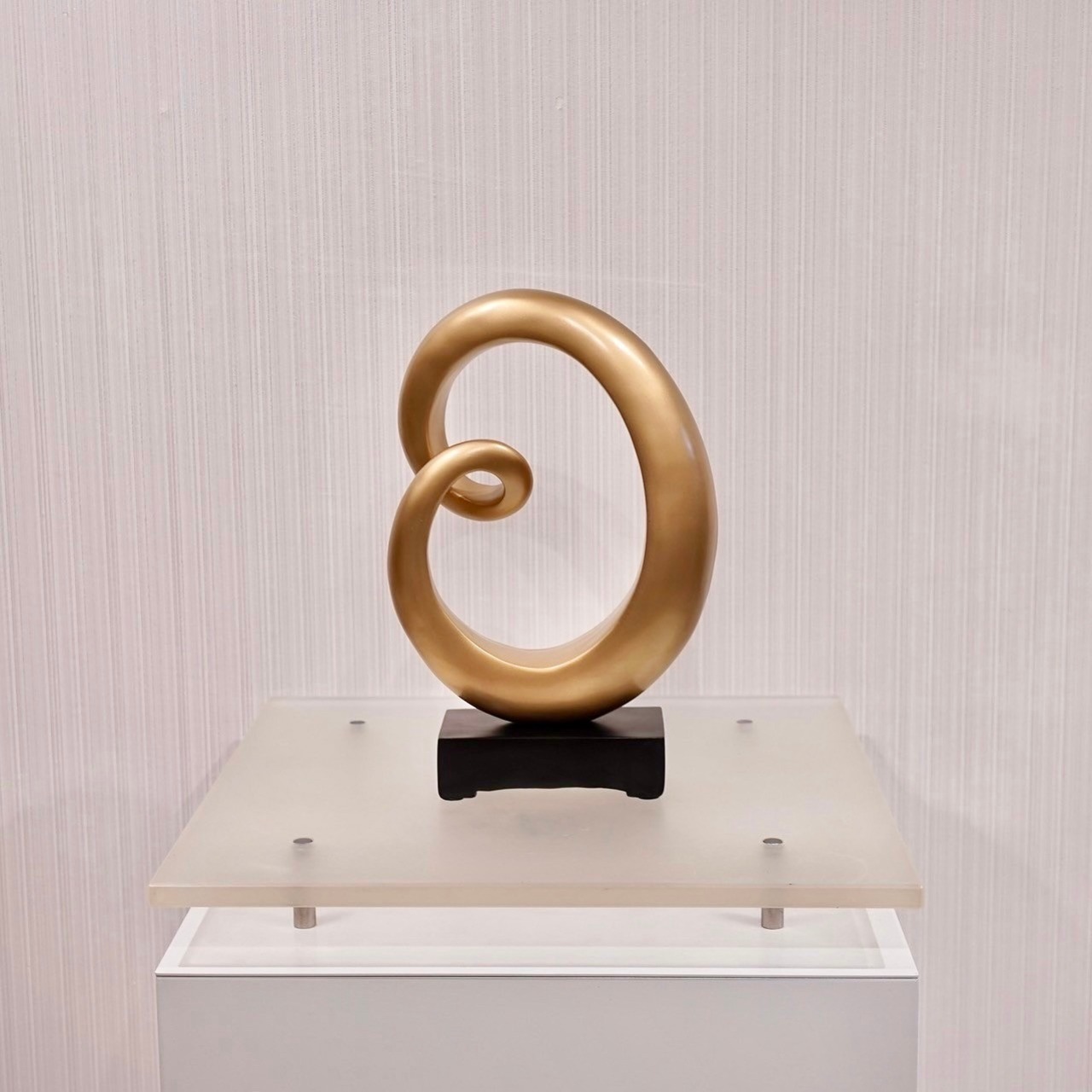 輸入品 オブジェ 置物 インテリア 雑貨 小物 アート 抽象彫刻 ゴールド モダン 北欧 美術 モデルルーム モニュメント 展示品