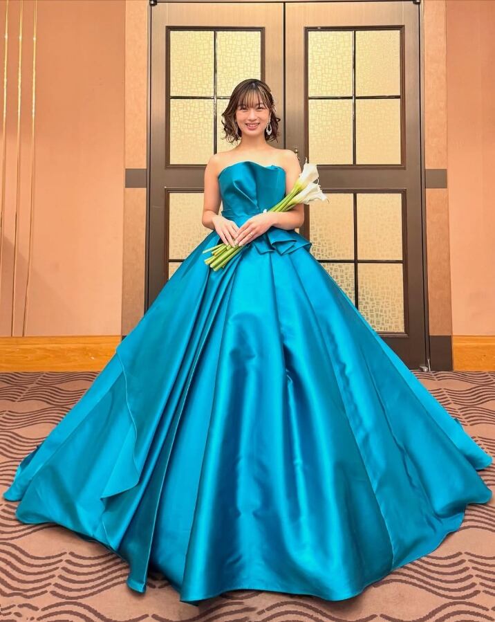 カラードレス ベアトップ ブルー ファスナー 光沢サテン 結婚式  