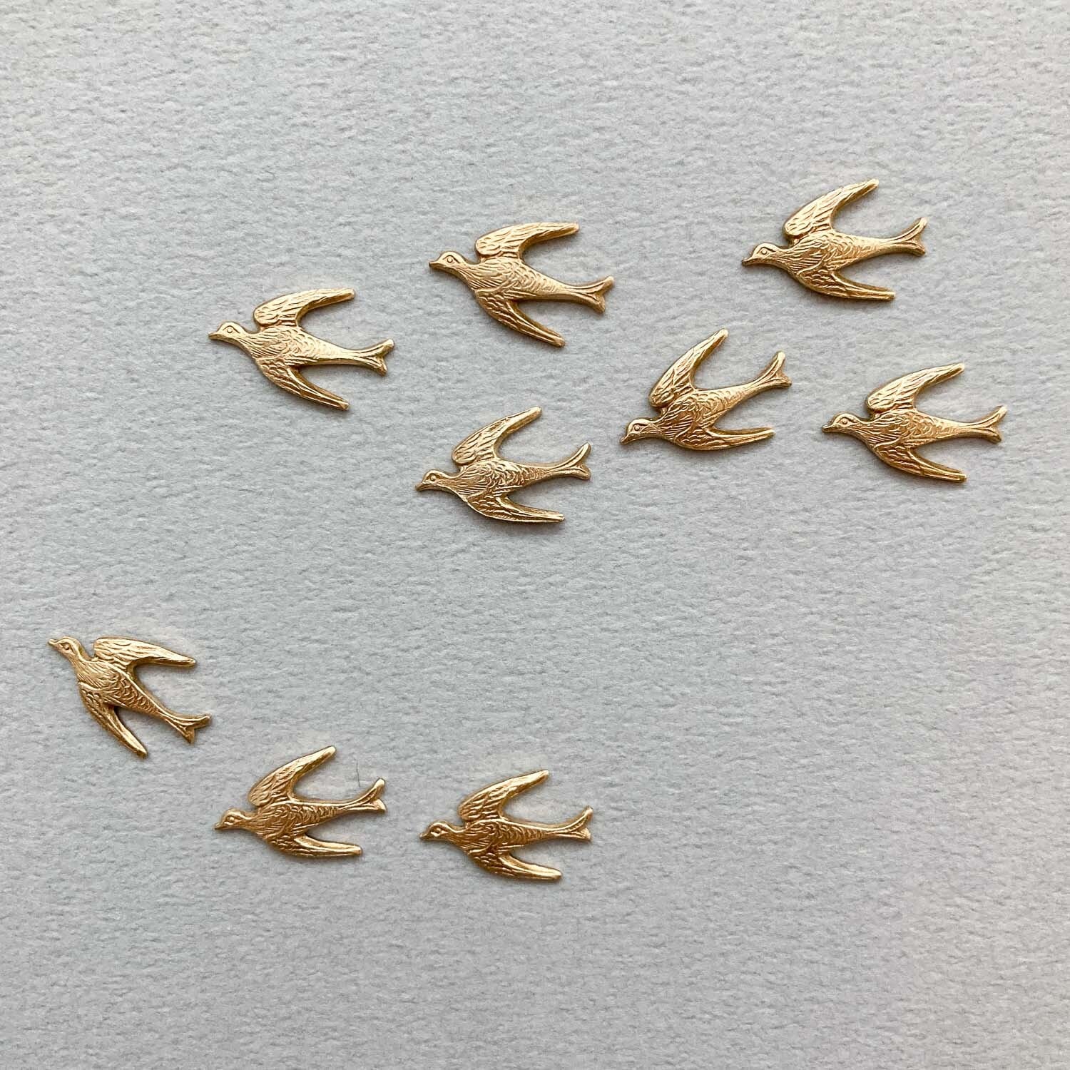 USA真鍮 飛んでいる鳥のプレート | Dua-アクセサリーパーツショップ