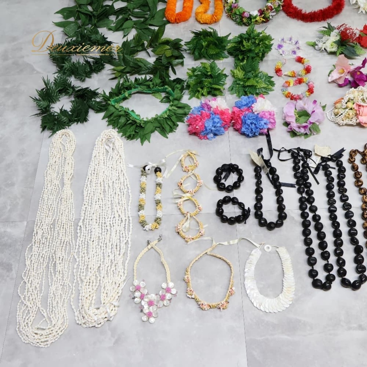 フラダンス 小物 まとめ売り 70点以上 セット レイ フラワーレイ パレオ クウペエ ネックレス シェルレイ ククイ イリマ 白 黄 緑 紫 赤 ピンク カラフル アクセサリー ヘアクリップ ヘアアクセサリー タヒチアン ホワイト系 レッド系 ピンク系