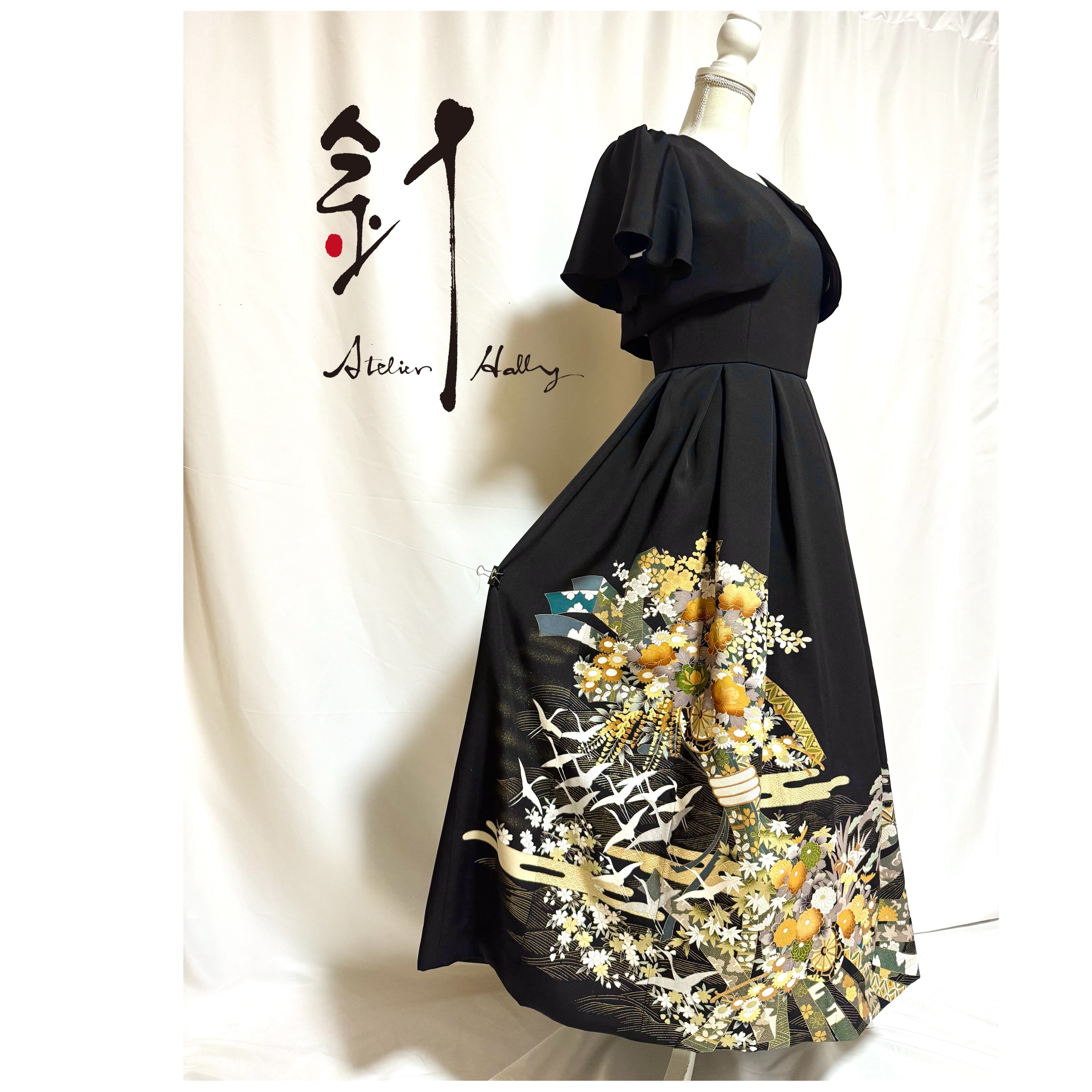 黒留袖リメイク ボレロ付きロングドレス 鳳凰 金糸刺繍 一点物】黒留袖リメイク Vバックドレス〈フレアスリーブボレロ付き