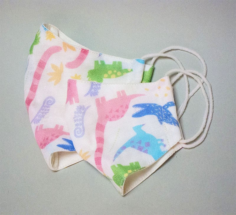 夏用子供マスク　オーダーサンプル生地　昆虫カブトムシ　、恐竜、新幹線 夏用子供マスク オーダーサンプル生地 昆虫カブトムシ 、恐竜