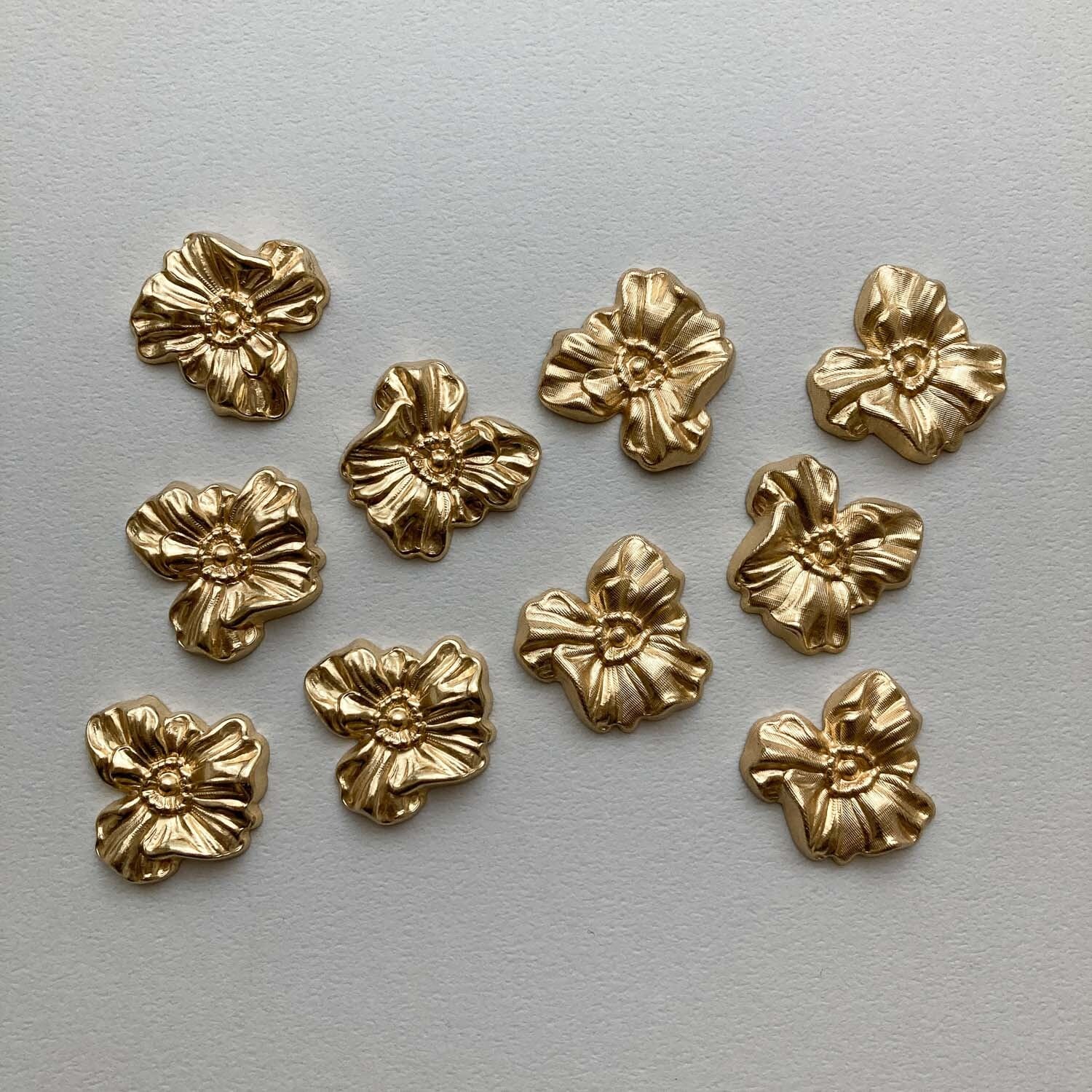 最終入荷〉USA真鍮 いびつなお花のプレートパーツ | Dua-アクセサリー