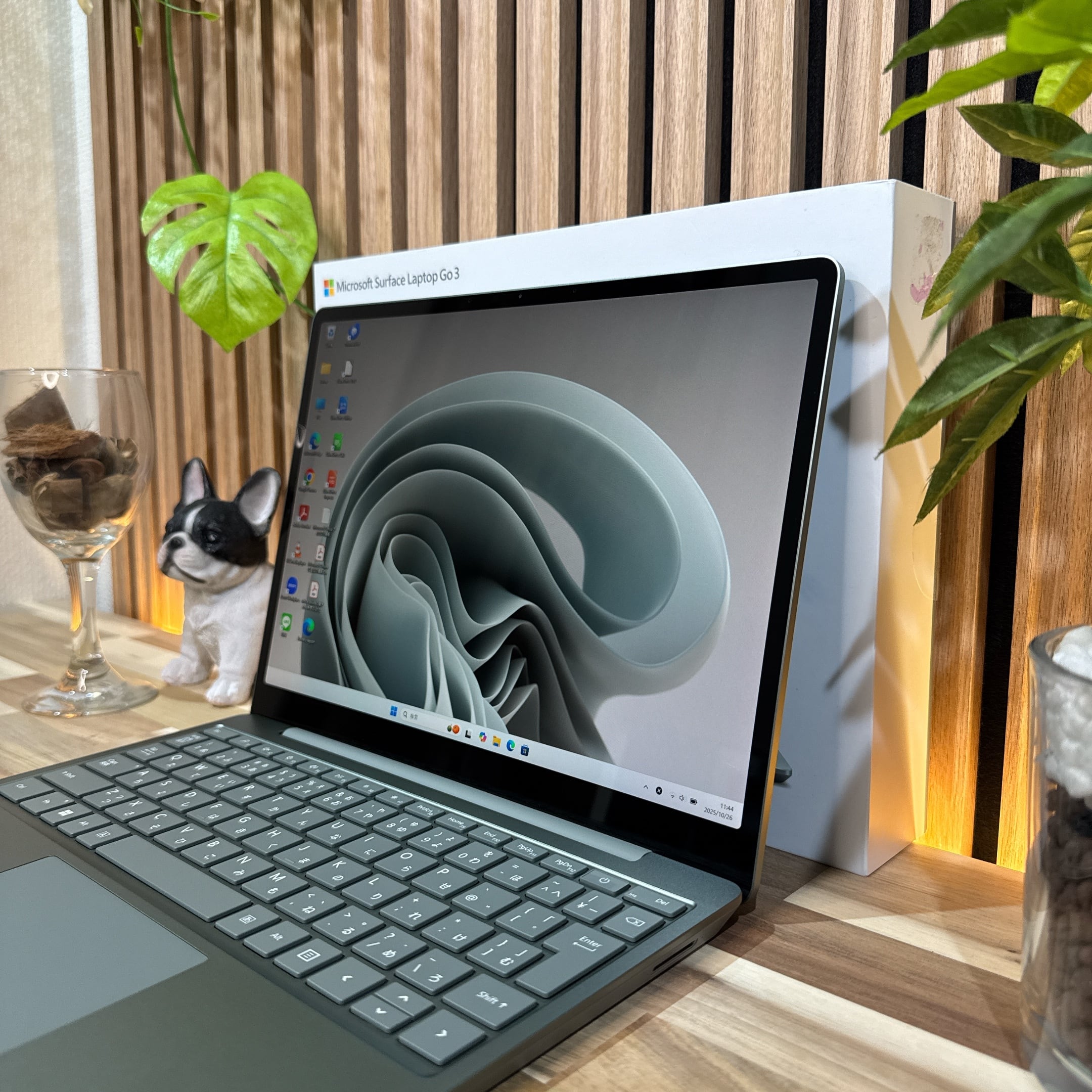 公式ショップ限定価格❣️/ 美品《2022年モデル》Surface Laptop Go