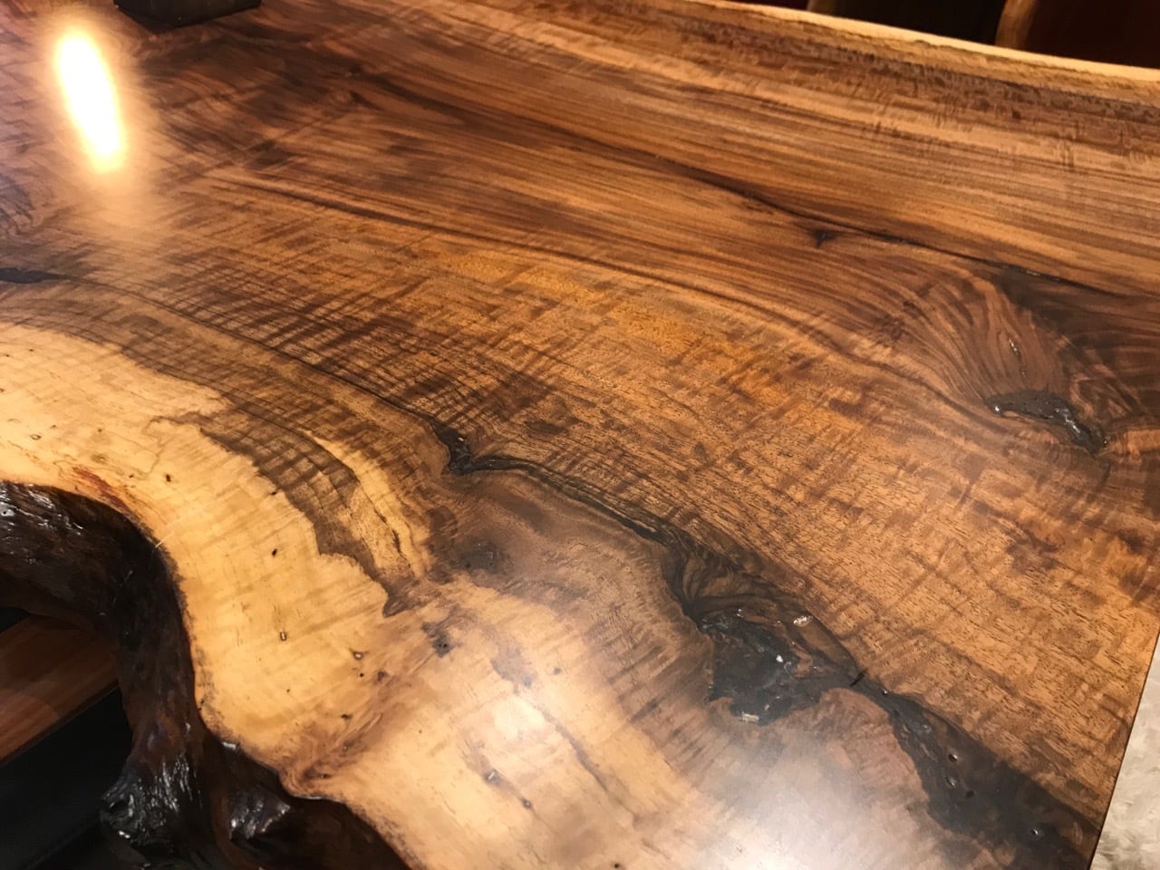 クラロウォールナット 全面杢 一枚板 2020×900-1111×60 18189 | 千年