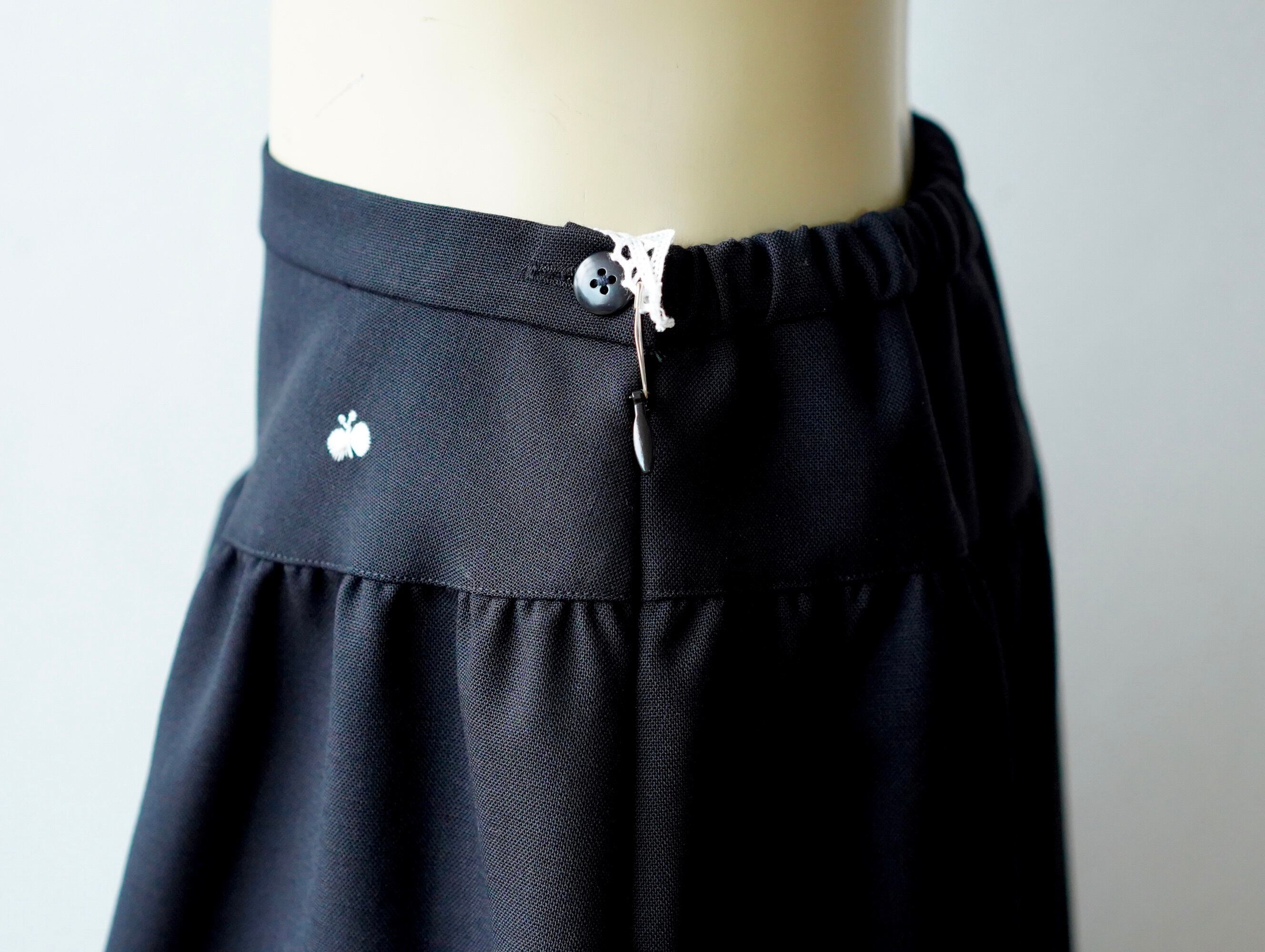 mina perhonen 〉AAA5076P tree night / スカート / navy | 世界の子供  