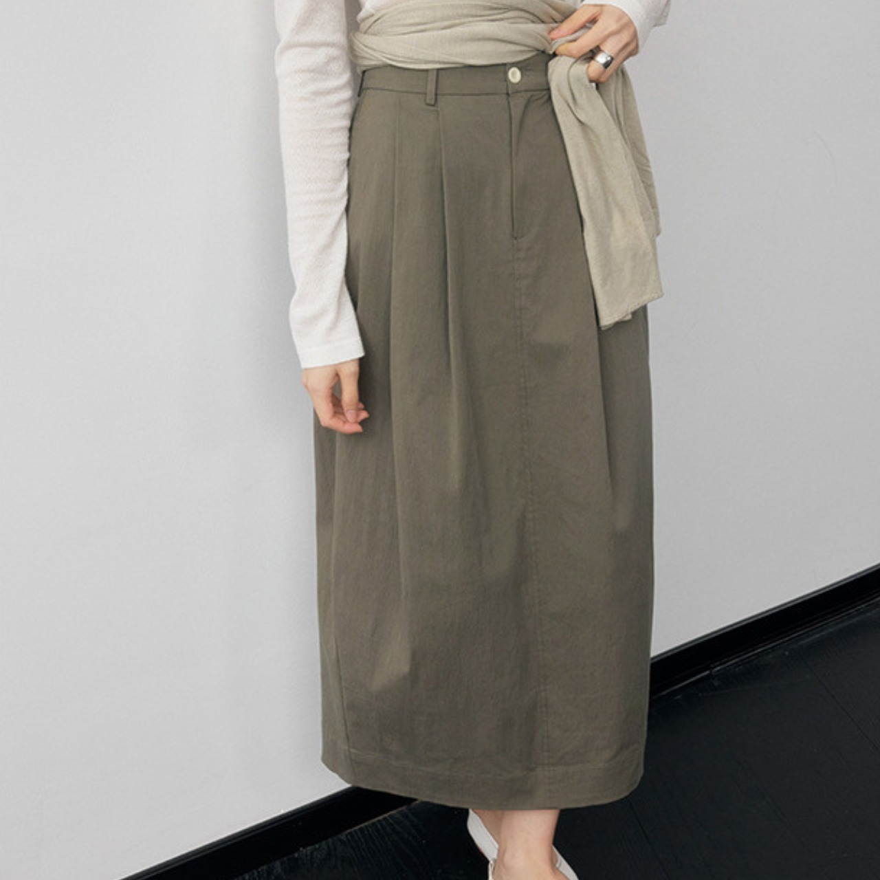 Tuck Slit Long Skirt  T4258