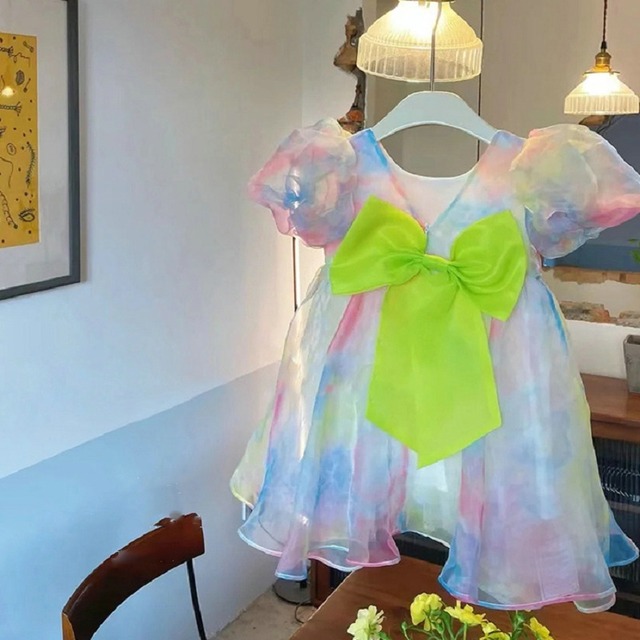 【予約】 夏の女の子のドレス子供 2022 ベビーキッズかわいい衣装カラフルな黄色の弓メッシュパフスリーブイブニング Vestidos リボン 大人ガーリー スウィート キュート カジュアル サマー 夏物 海外子ども服 韓国子ども服 MCS_81854393204