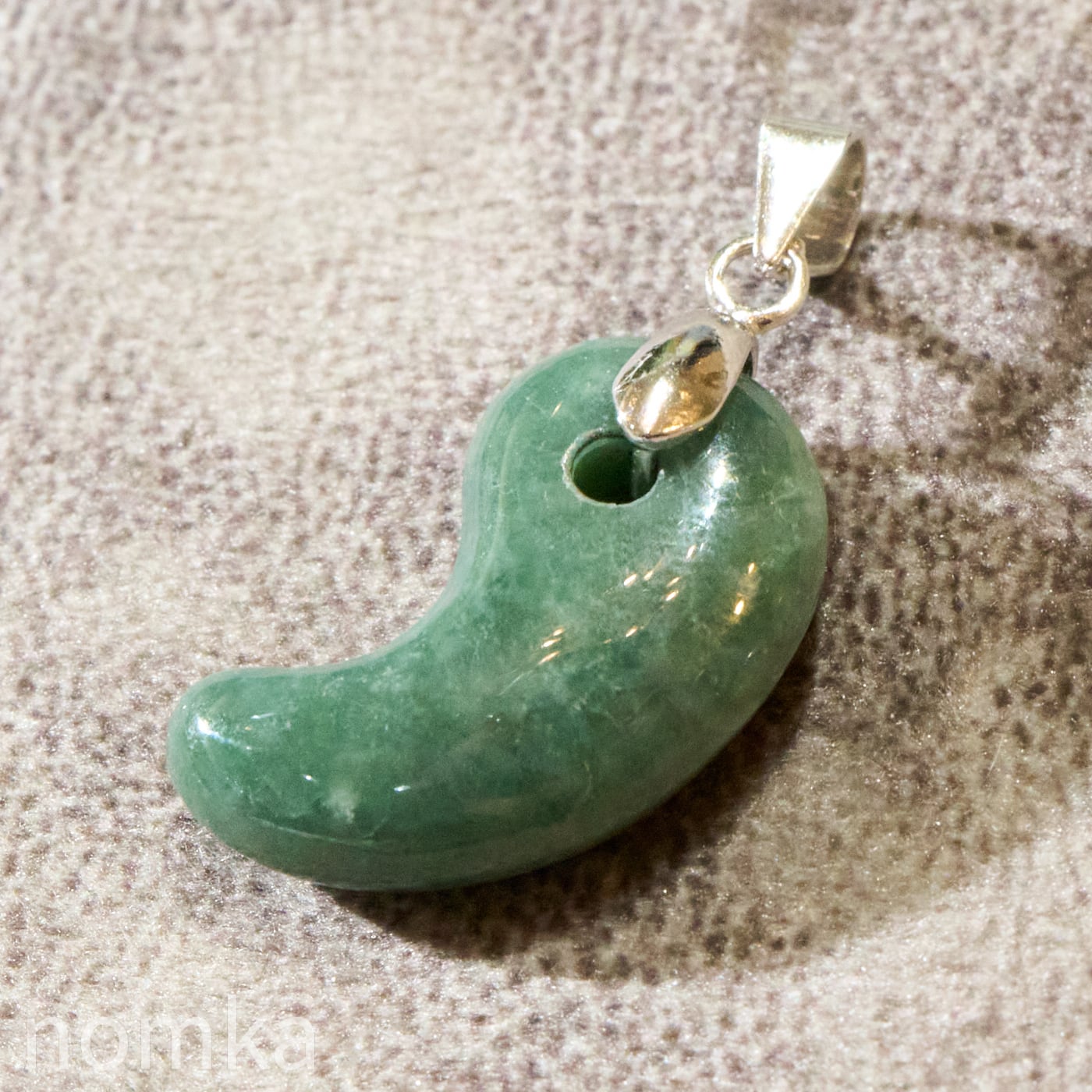 【悠久の守護石】新潟県糸魚川産 翡翠 勾玉 ペンダントトップ(SV925) njew-0051