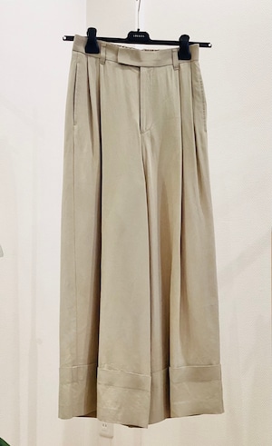 裾ダブルタックワイドパンツ