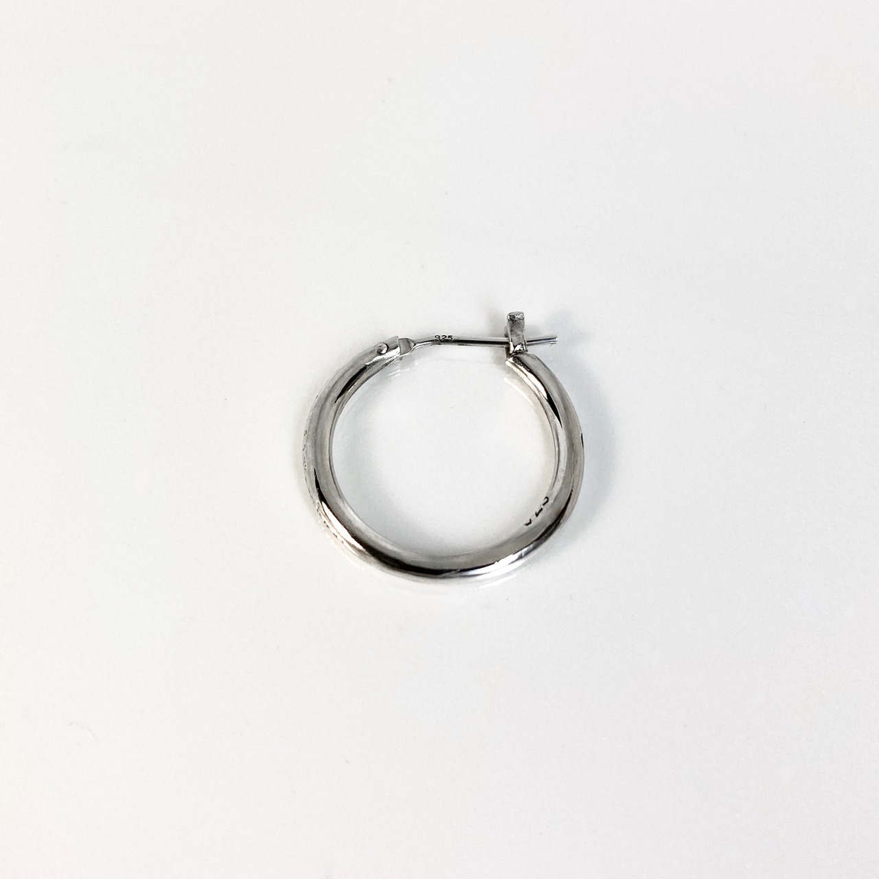 THIN HOOP raised by wolves [LARGE] / シンフープピアス レイズド バイ ウルヴス L