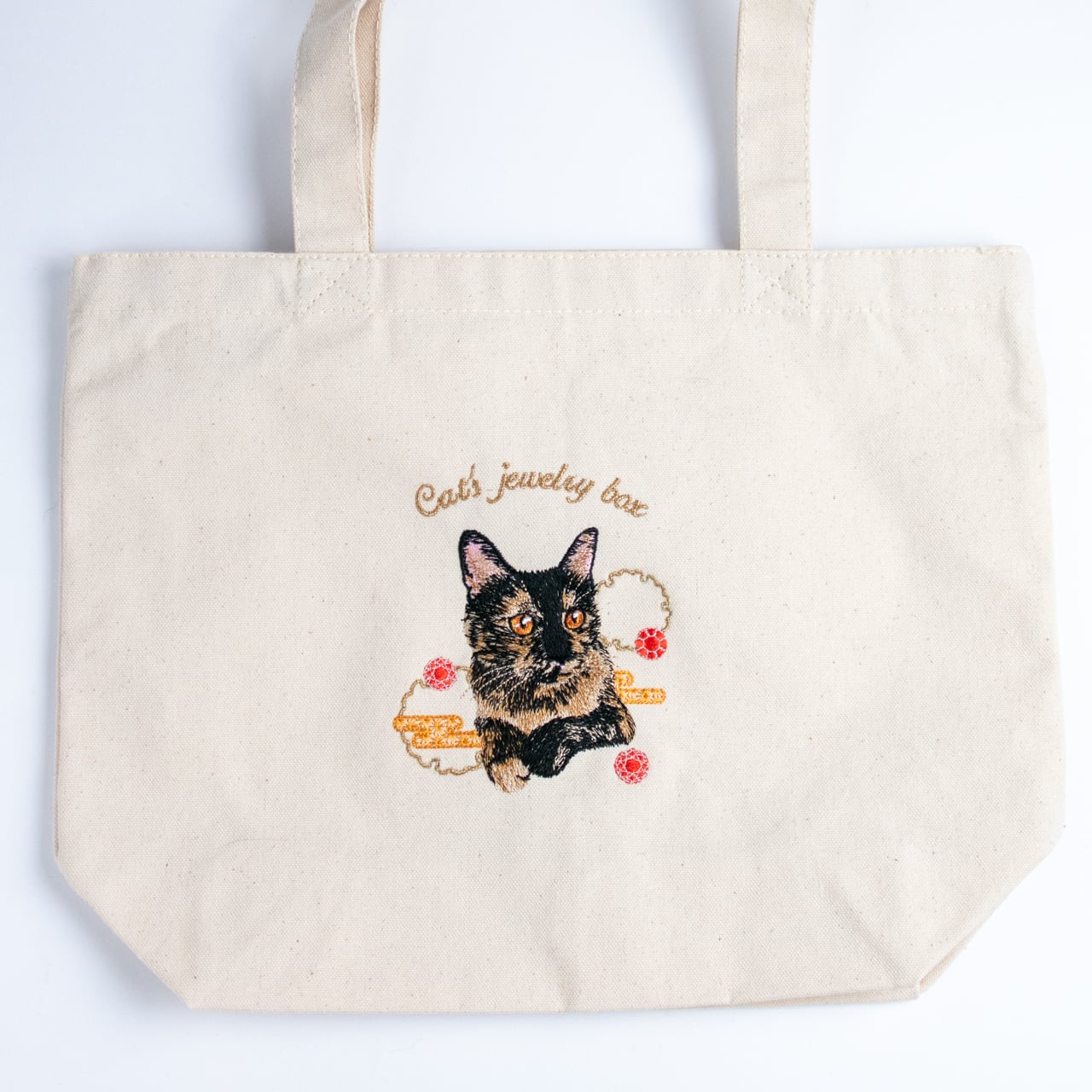 サビ猫とガーネットの刺繍入りトートバッグ | コイトネコ