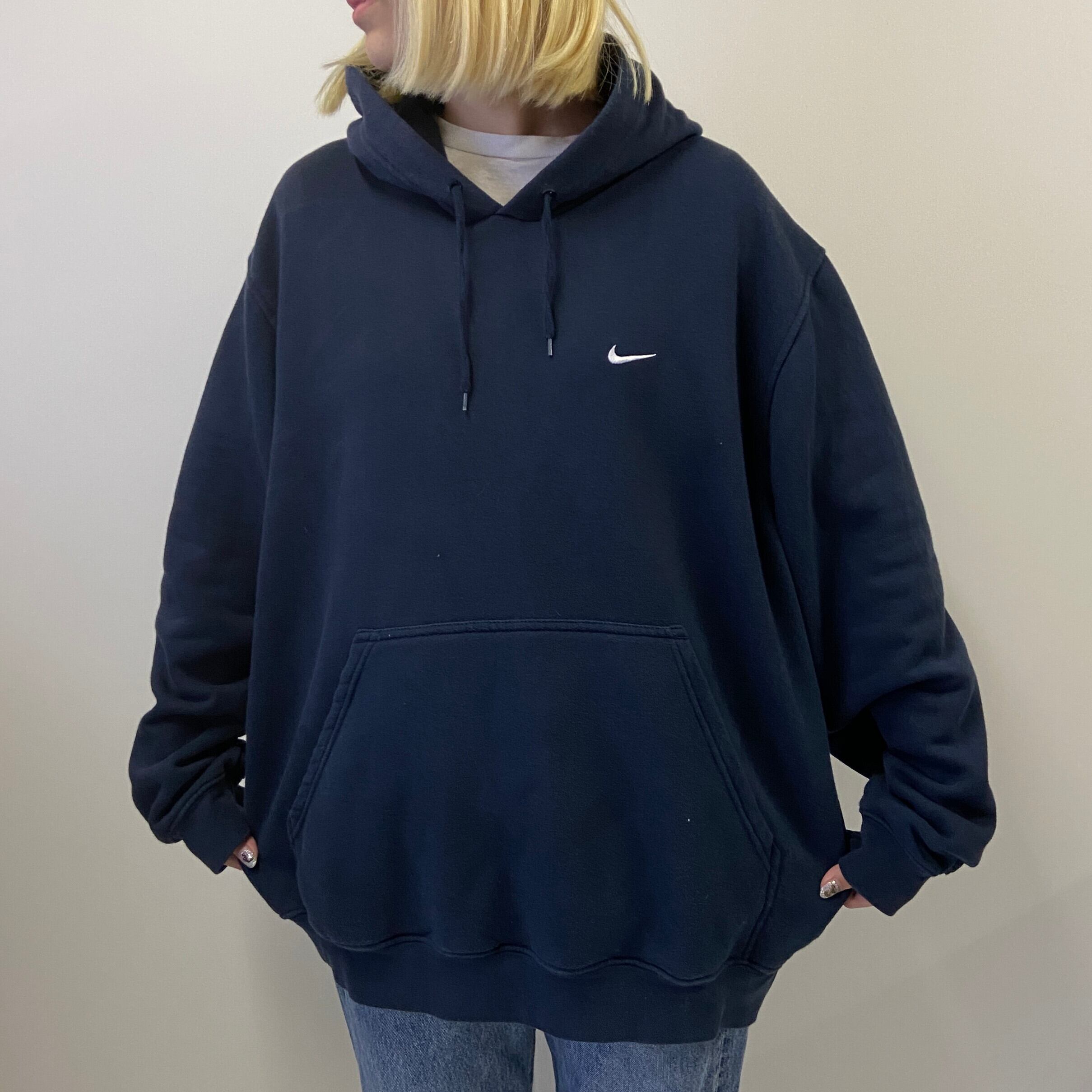 NIKE ナイキ スモールスウォッシュ ワンポイントロゴ刺繍 プルオーバー