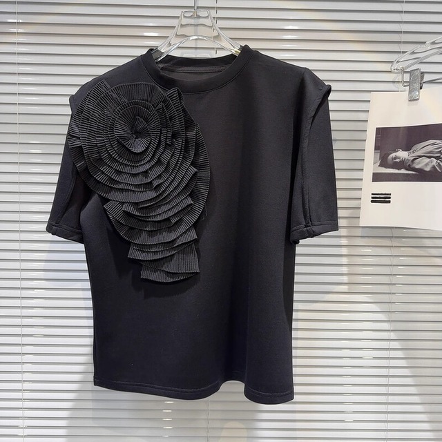 Pleats flower motif t-shirt　B652