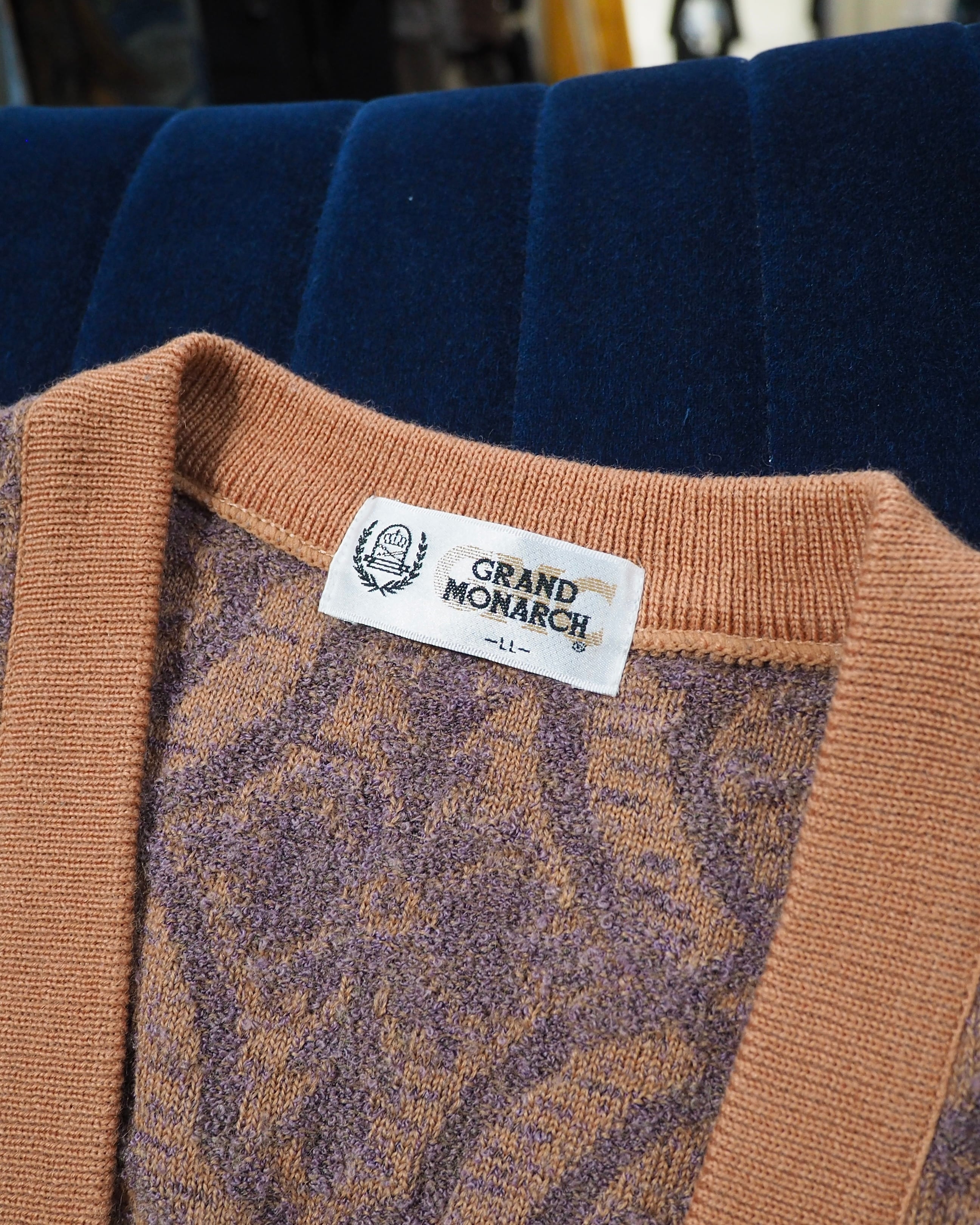 1990s Bewitching Damask pattern Weaving vintage Knit vest