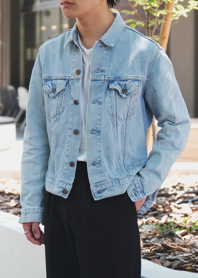 90's Levi's faded denim tracker jacket