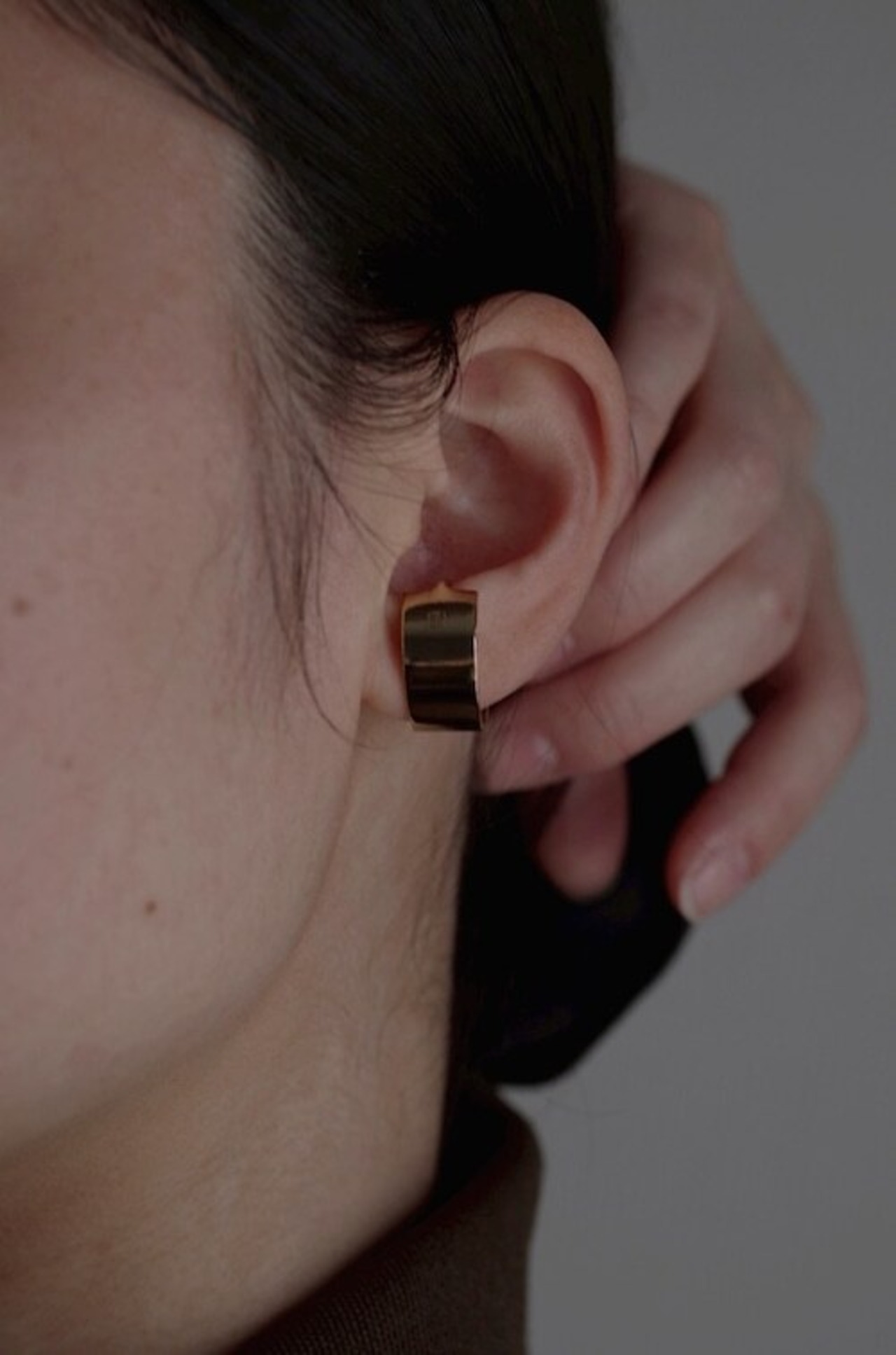Tema’ Baco - Logo “CO10” G ：Gold｜2WAY（Ear Cuff / Ring）／ボリュームロゴ（SV925＋本金メッキ）