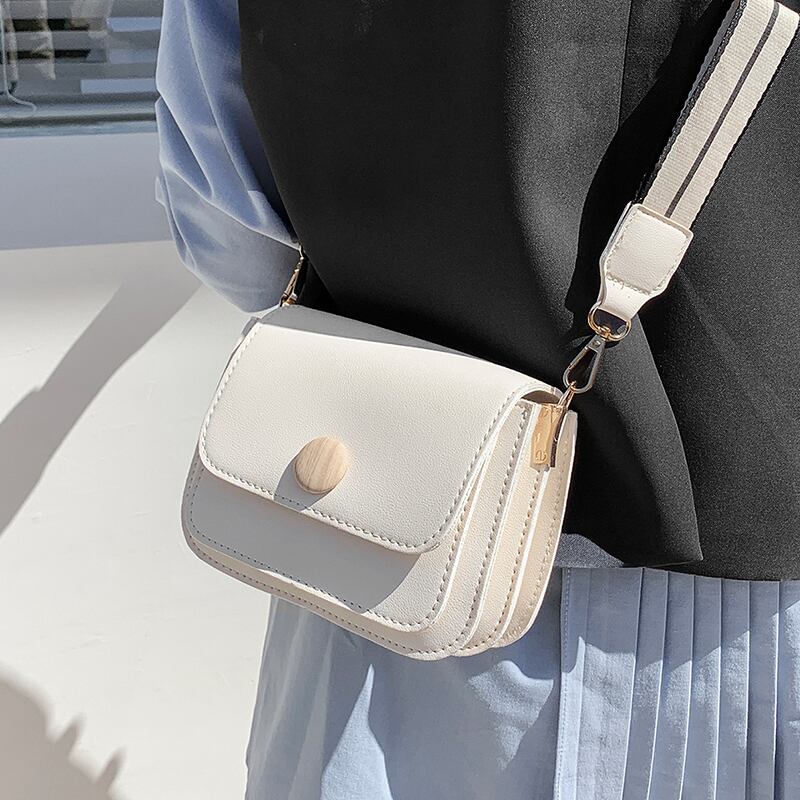 サマーレッド 夏物 スクウェア メッセンジャーバッグ Tiancai_Wing_Bag27620634417