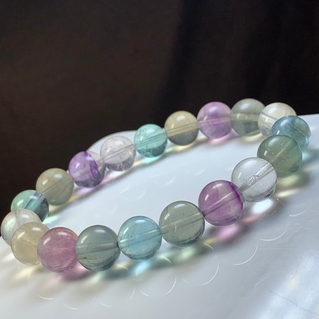 優しい色合い・フローライトブレスレット