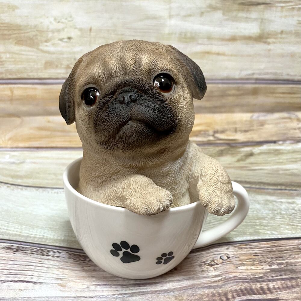 カップインパグ　ドッグオーナメント