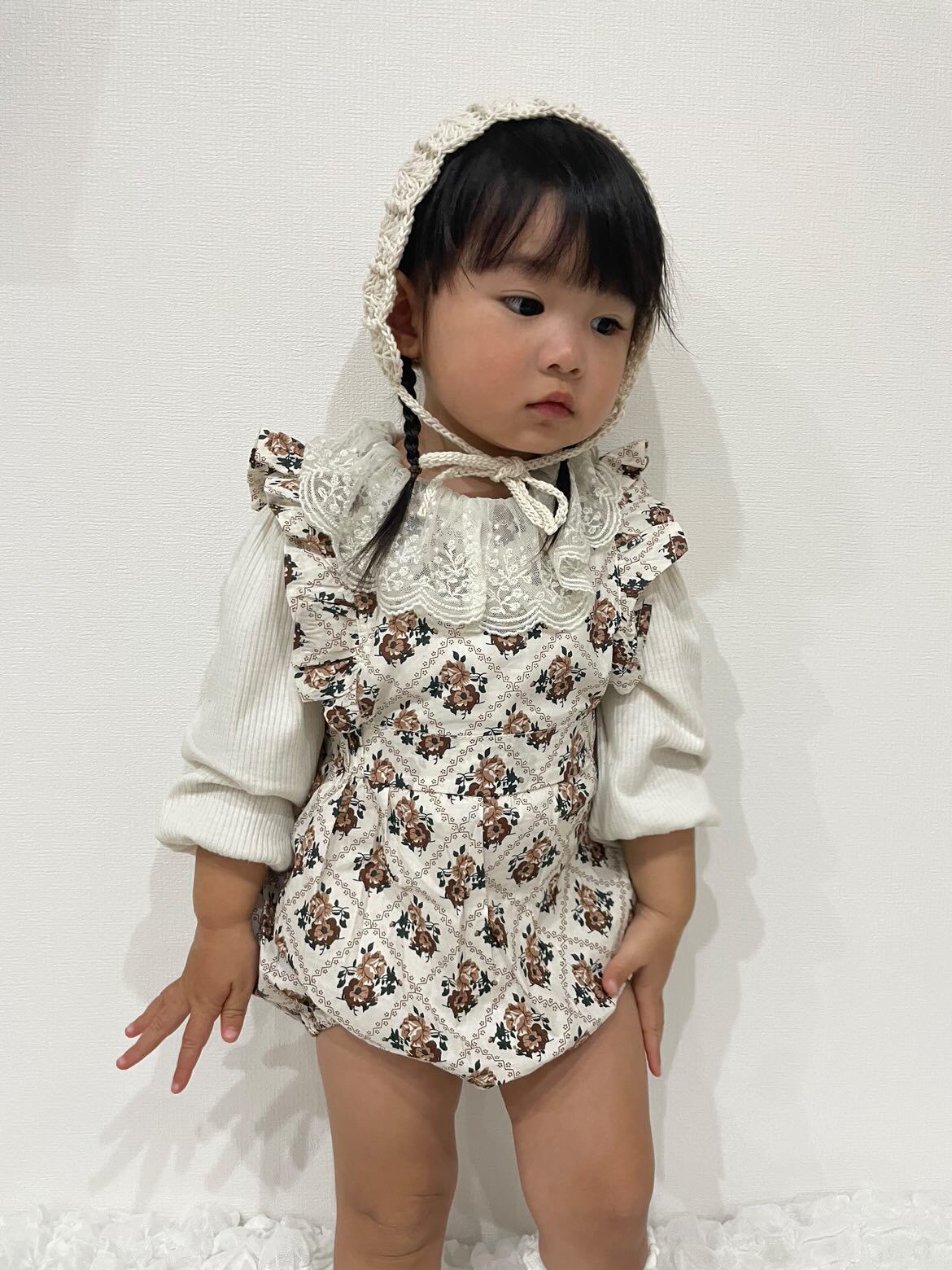 【即納&取寄】レトロ花柄フリルロンパース