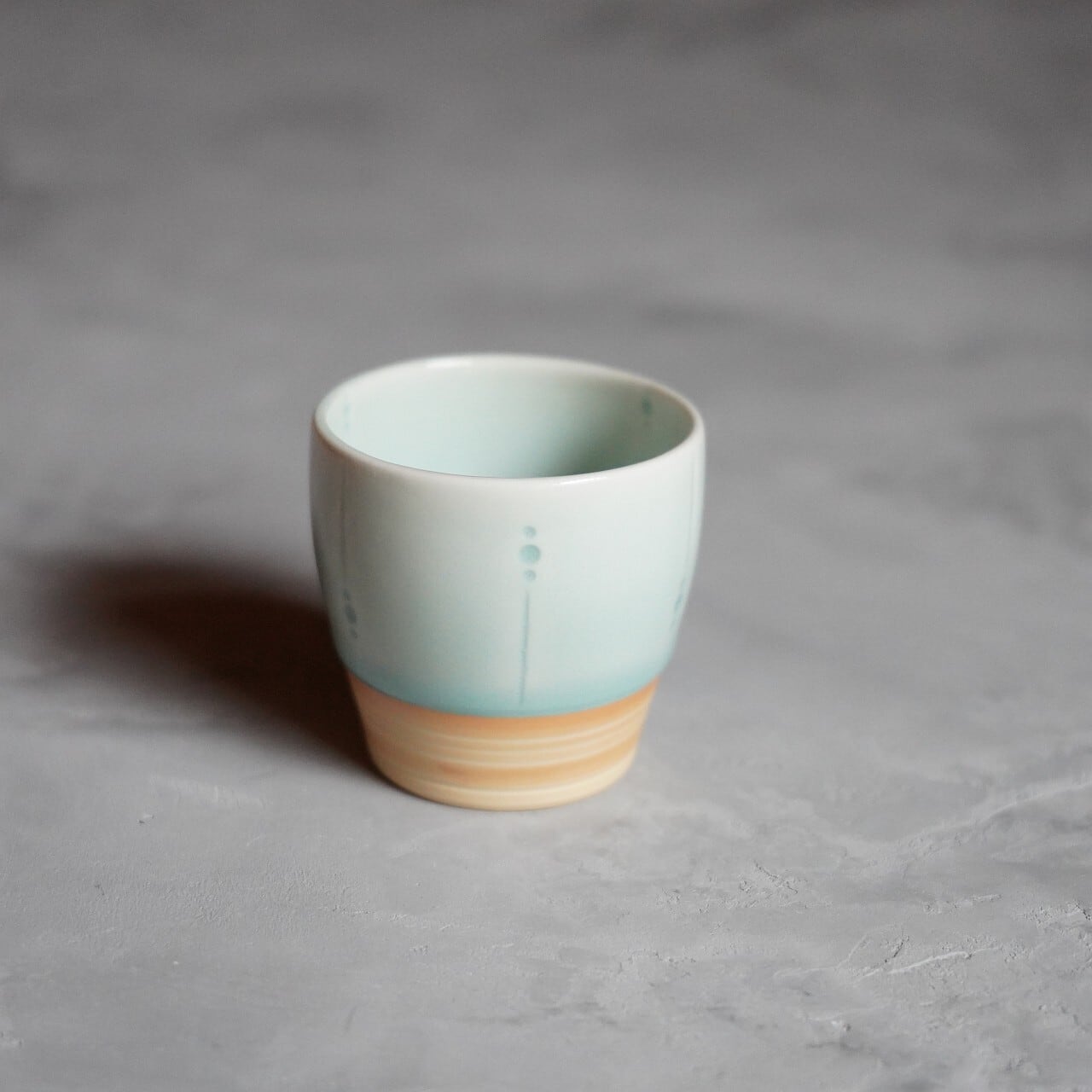 【土井雅文】青磁点線文盃 15