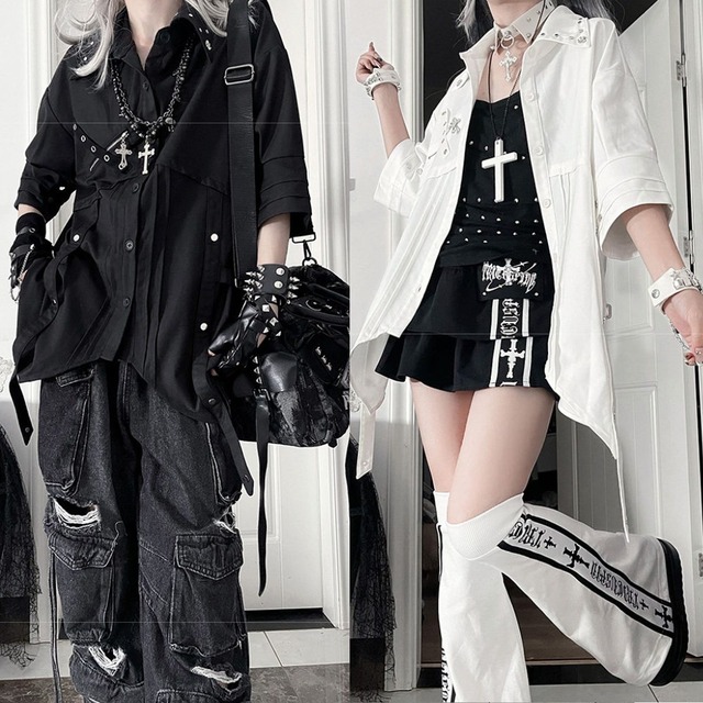 退廃のモノトーンゴシックスタッズシャツ