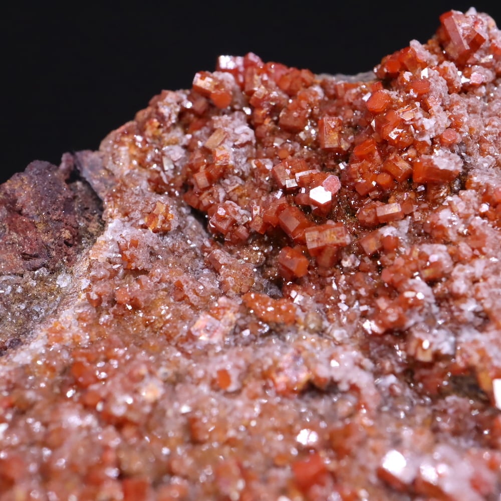 アリゾナ産 褐鉛鉱 バナジン鉛鉱 バナジナイト 280g VND080 鉱物原石