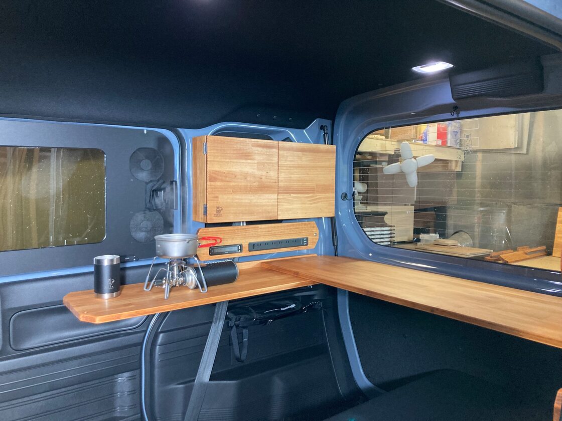N-VAN】【運転席側】可動式サブテーブル付リアテーブル  