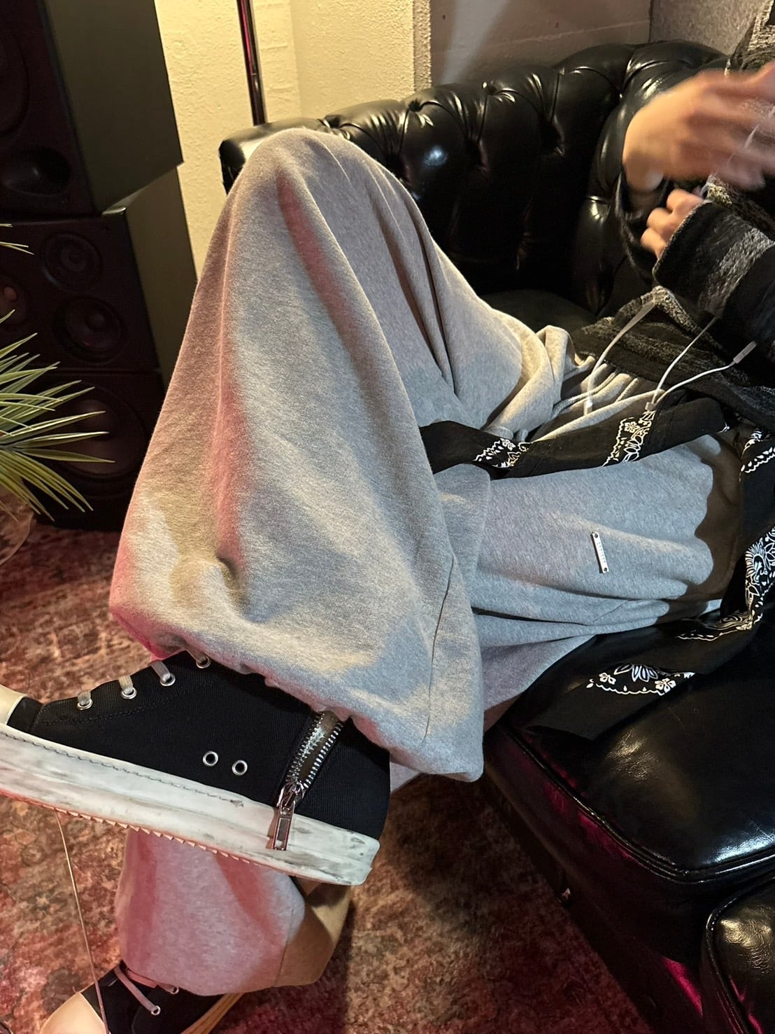 即納】RADIANT original tuck wide sweat pants | 韓国ファッション