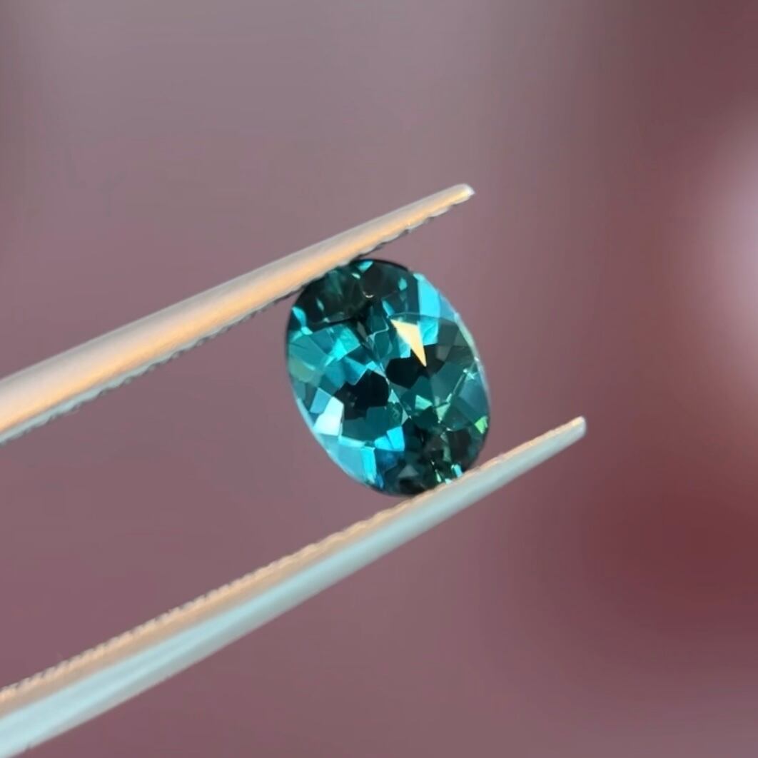 インディコライトトルマリン 7.8x5.8mm, 1.26ct, ナミビア産 | ROSWAY