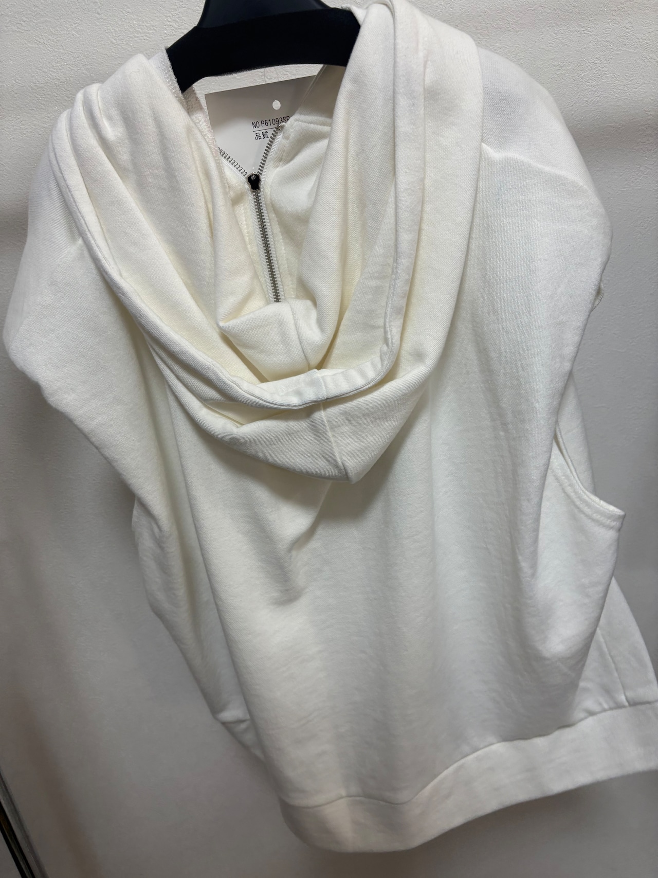 priority 折り返し袖　フードパーカー　61093