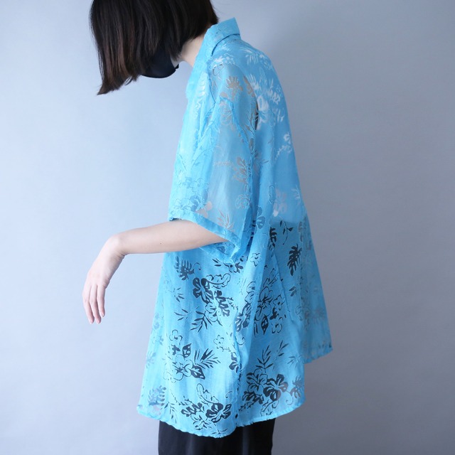 beautiful blue flower and reef pattern over silhouette h/s shirt
